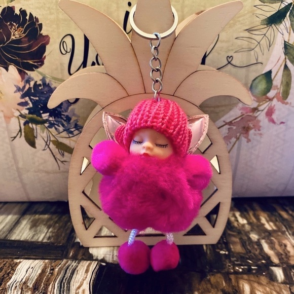 SLEEPY BABY WITH FAIRY WINGS SMALL POMPON‎ IN FUCHSIA KEYCHAIN CHARM - Picture 3 of 5